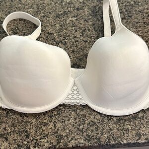Maidenform Cream Lace Bra